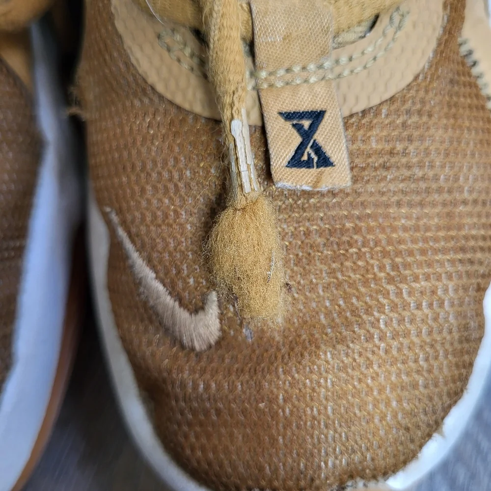 Nike PG 5 Wheat Mens Size 8 Basketball Shoes Sneakers FLAWED Paul George Gold